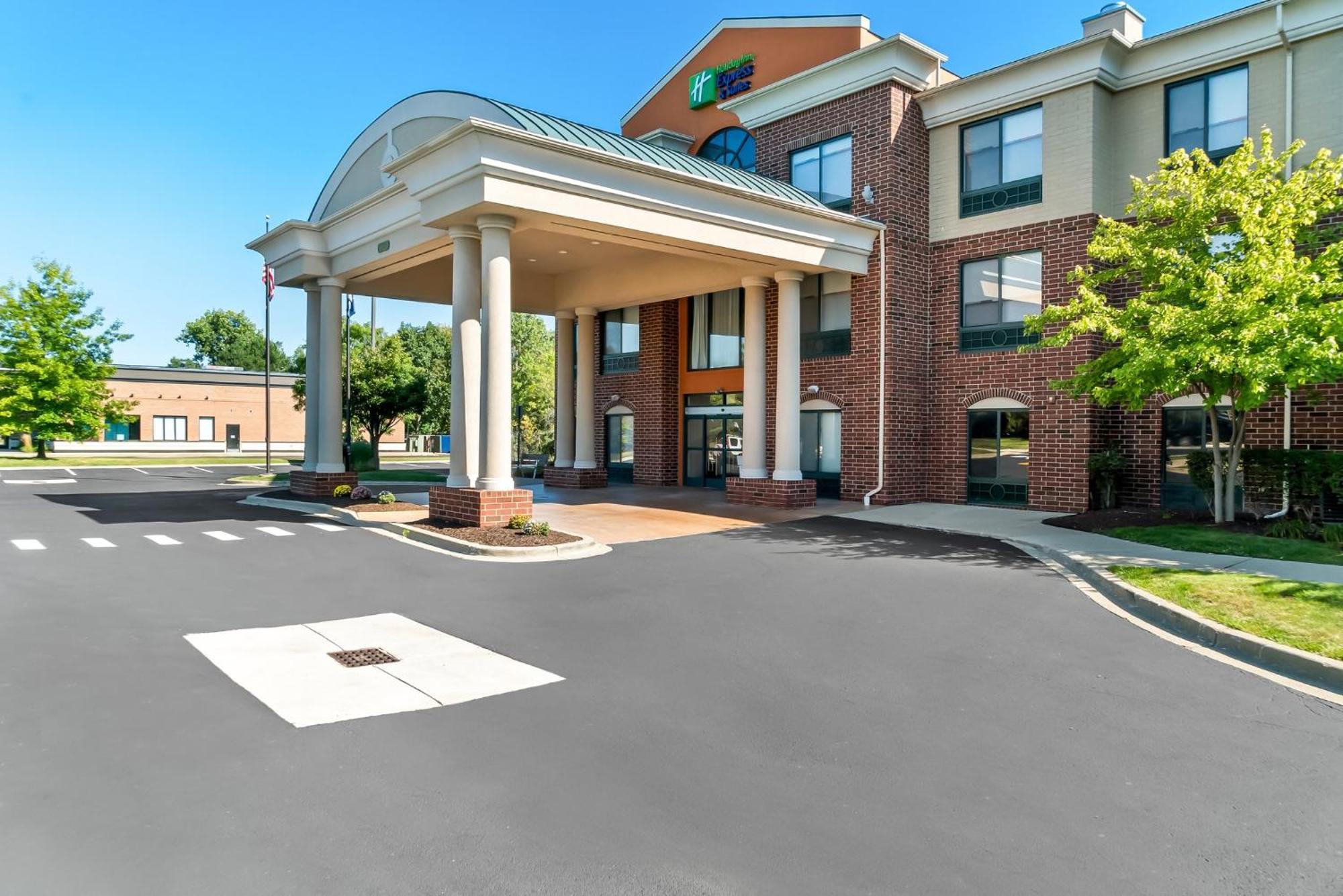 Holiday Inn Express & Suites Detroit - Novi By Ihg Экстерьер фото