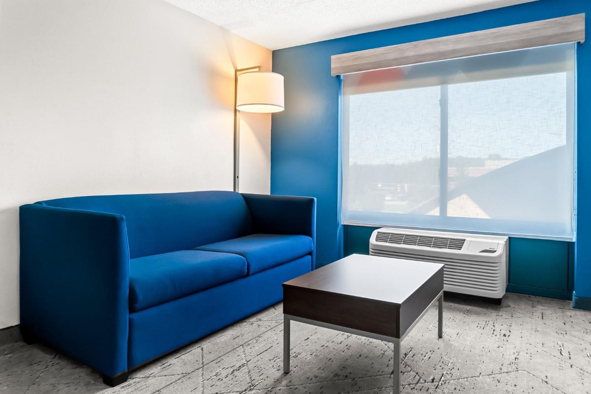 Holiday Inn Express & Suites Detroit - Novi By Ihg Экстерьер фото