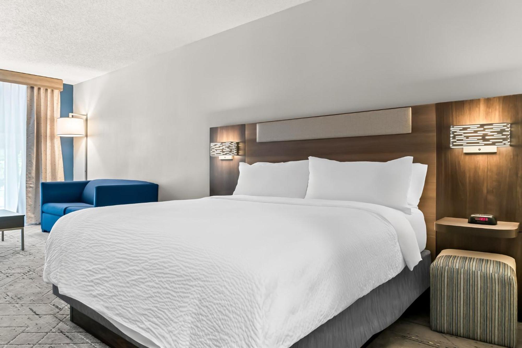 Holiday Inn Express & Suites Detroit - Novi By Ihg Экстерьер фото