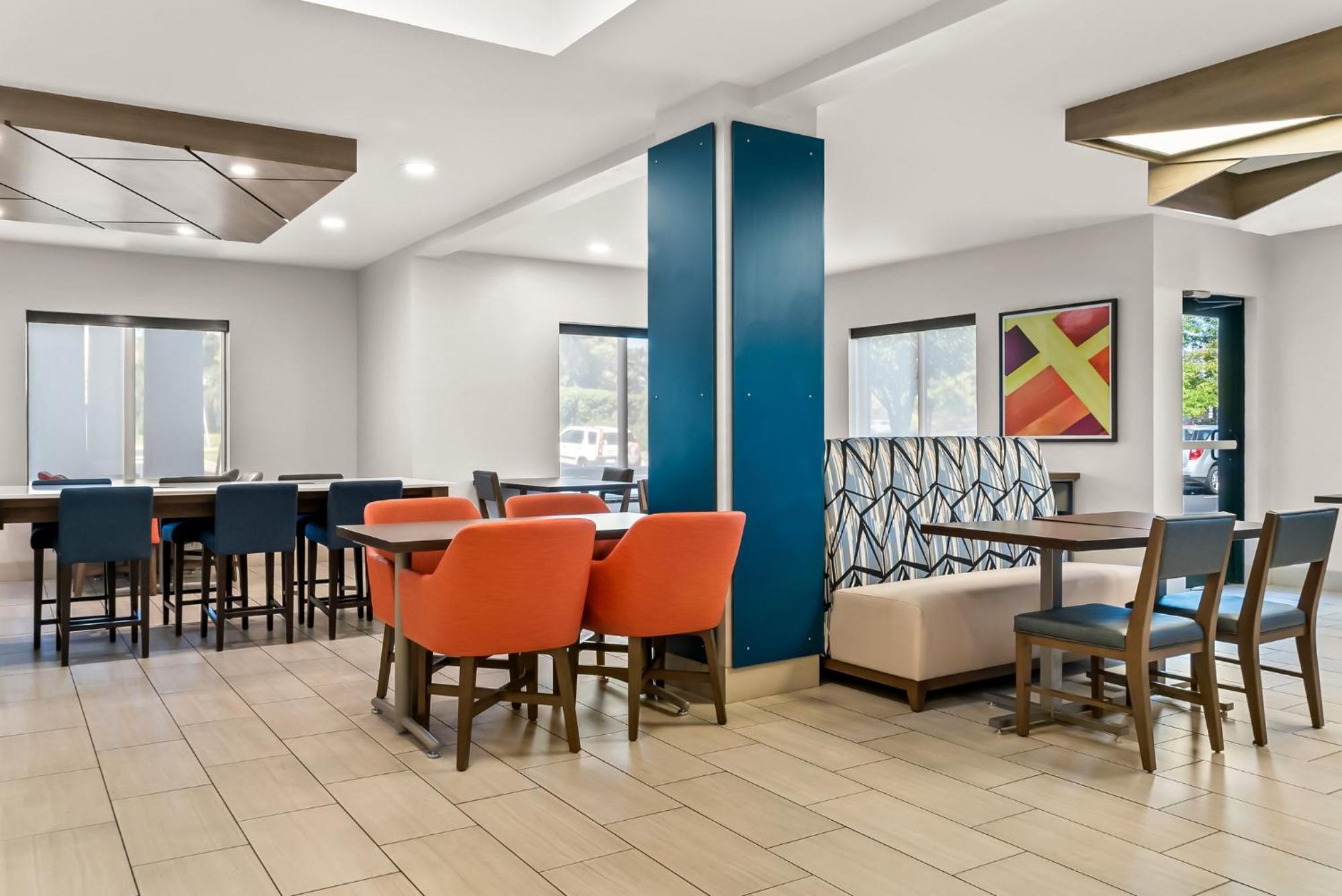 Holiday Inn Express & Suites Detroit - Novi By Ihg Экстерьер фото