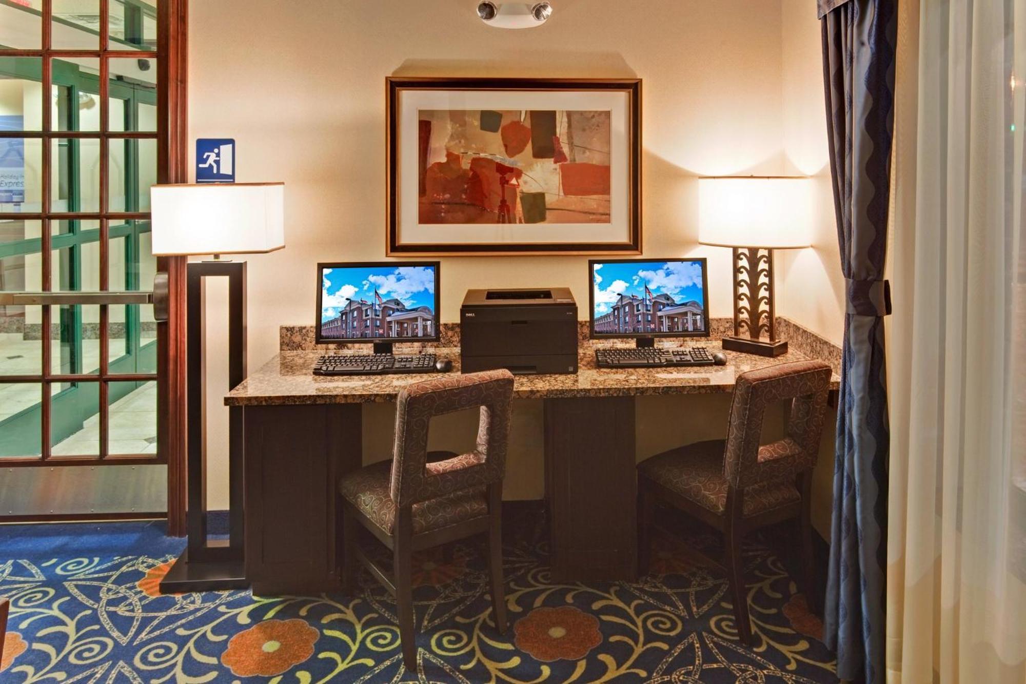 Holiday Inn Express & Suites Detroit - Novi By Ihg Экстерьер фото