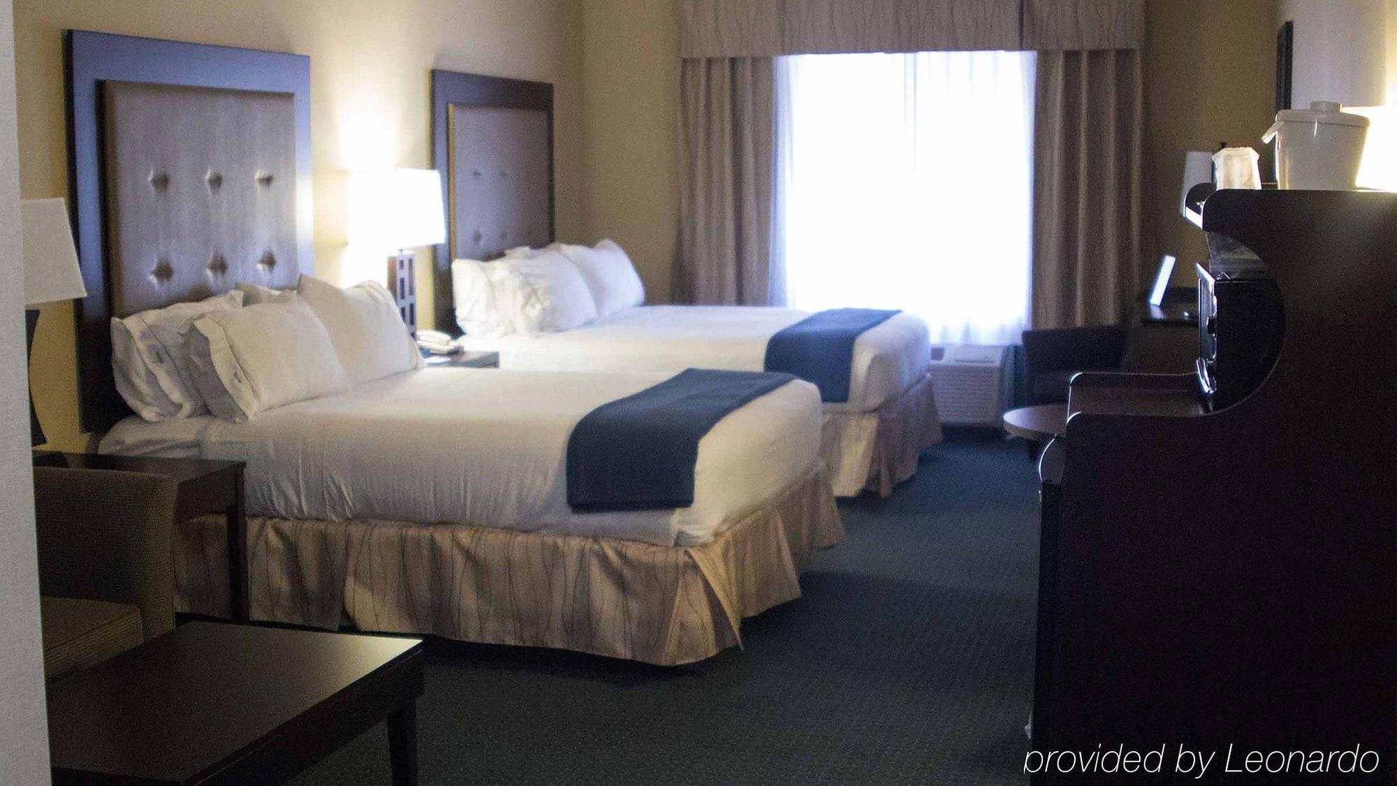Holiday Inn Express & Suites Detroit - Novi By Ihg Экстерьер фото