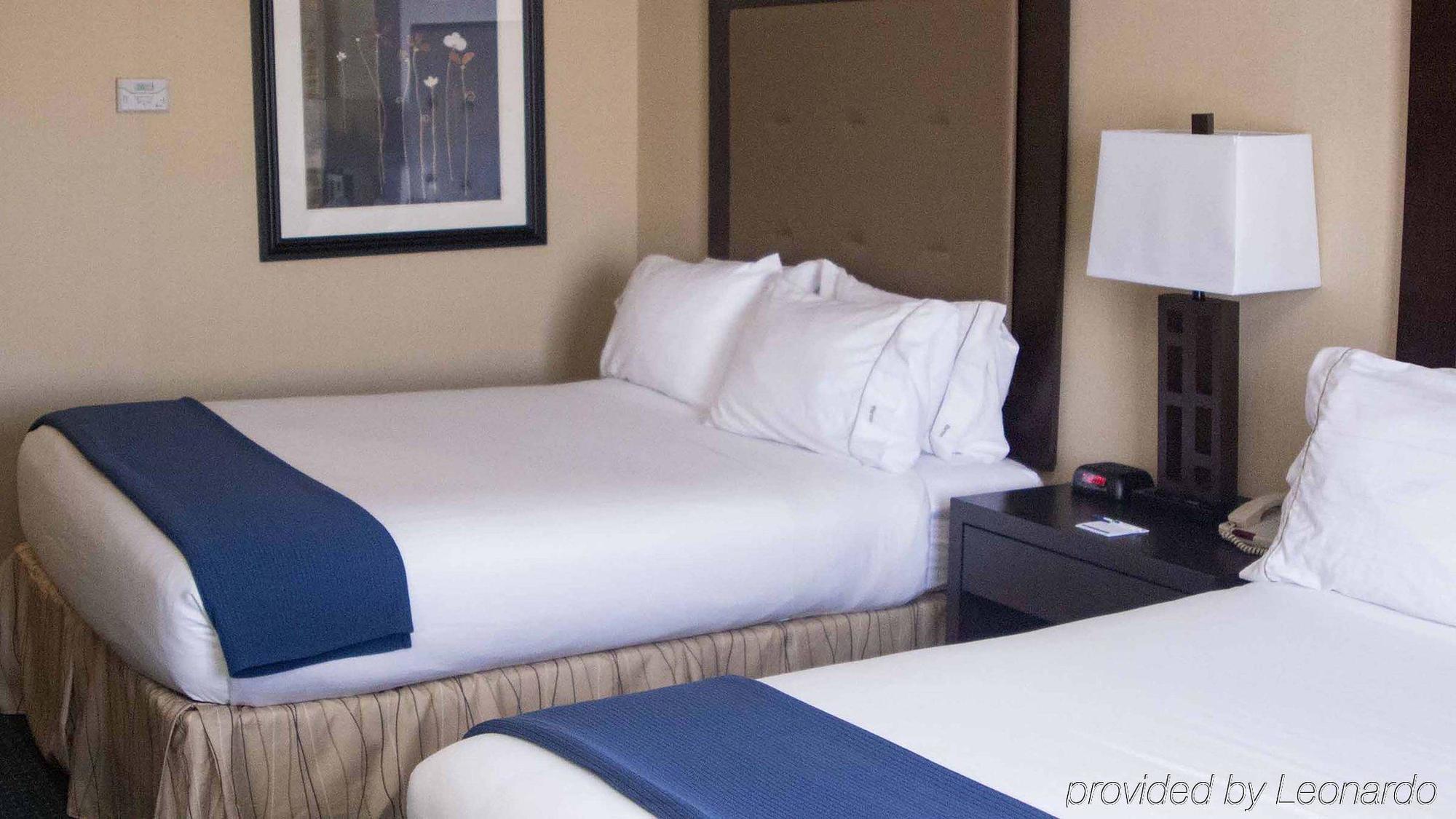 Holiday Inn Express & Suites Detroit - Novi By Ihg Экстерьер фото